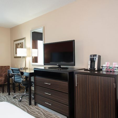 Holiday Inn Express Hotel & Suites Grand Rapids-North By Ihg Walker Екстер'єр фото