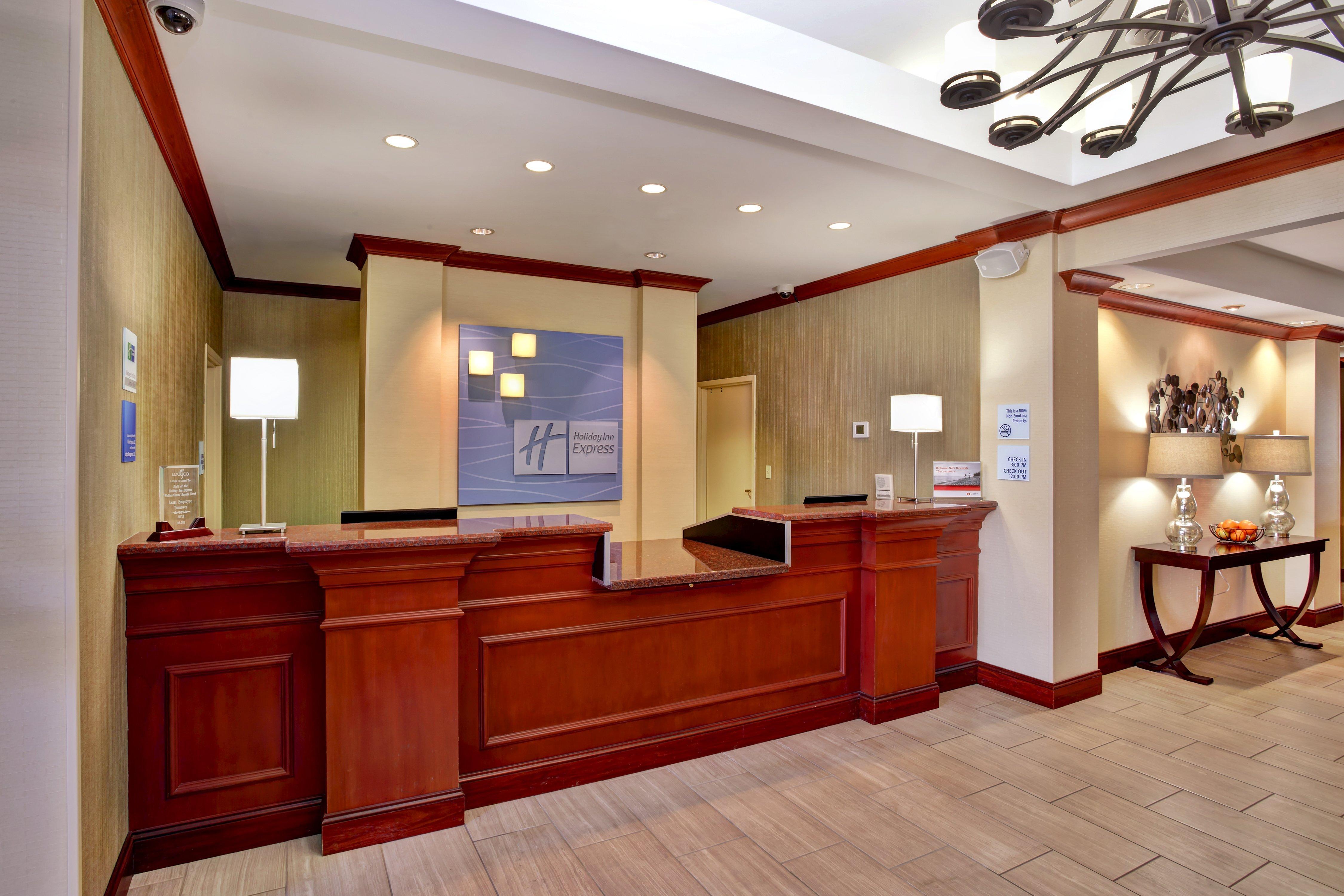 Holiday Inn Express Hotel & Suites Grand Rapids-North By Ihg Walker Екстер'єр фото