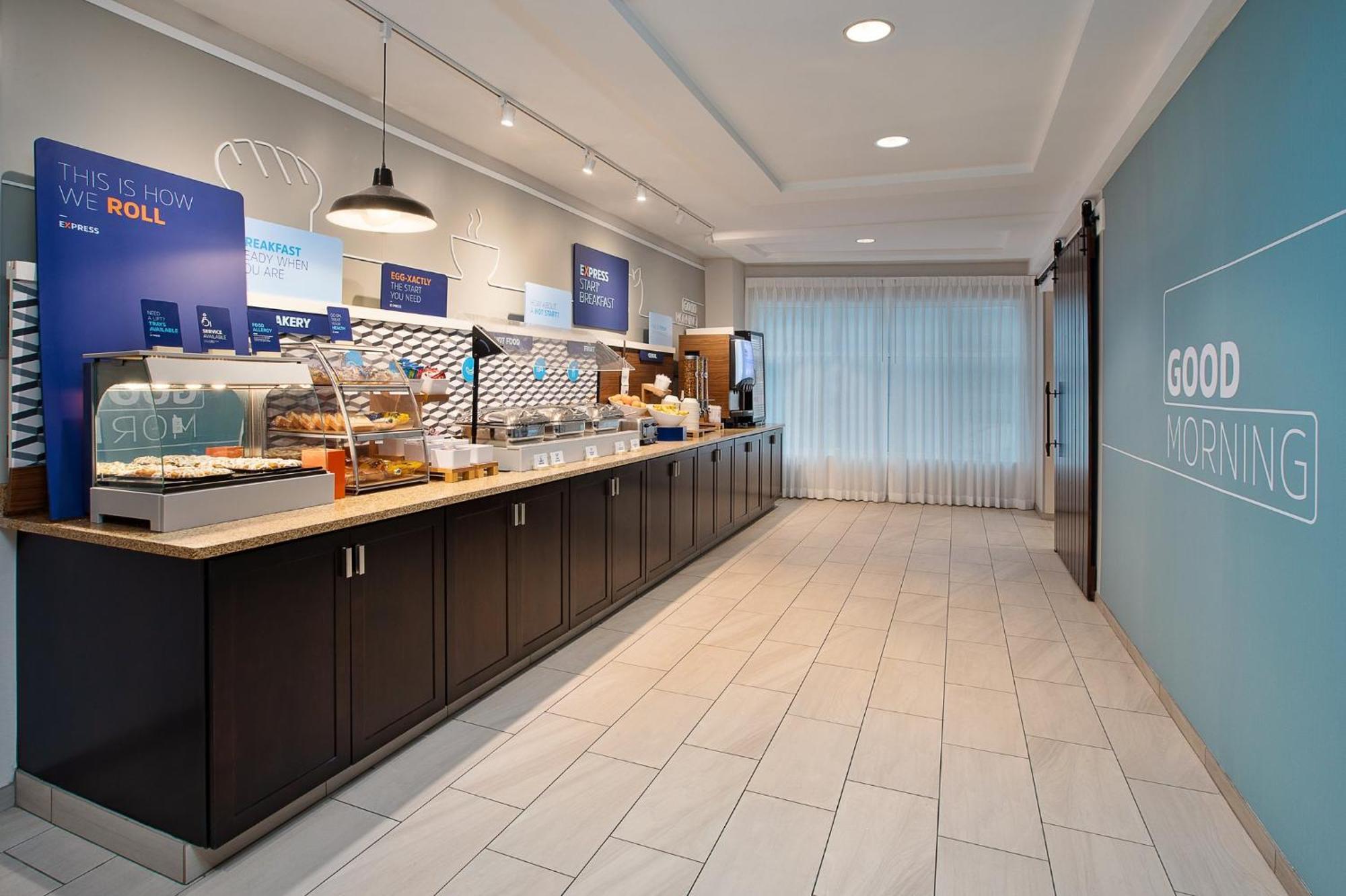 Holiday Inn Express Hotel & Suites Grand Rapids-North By Ihg Walker Екстер'єр фото
