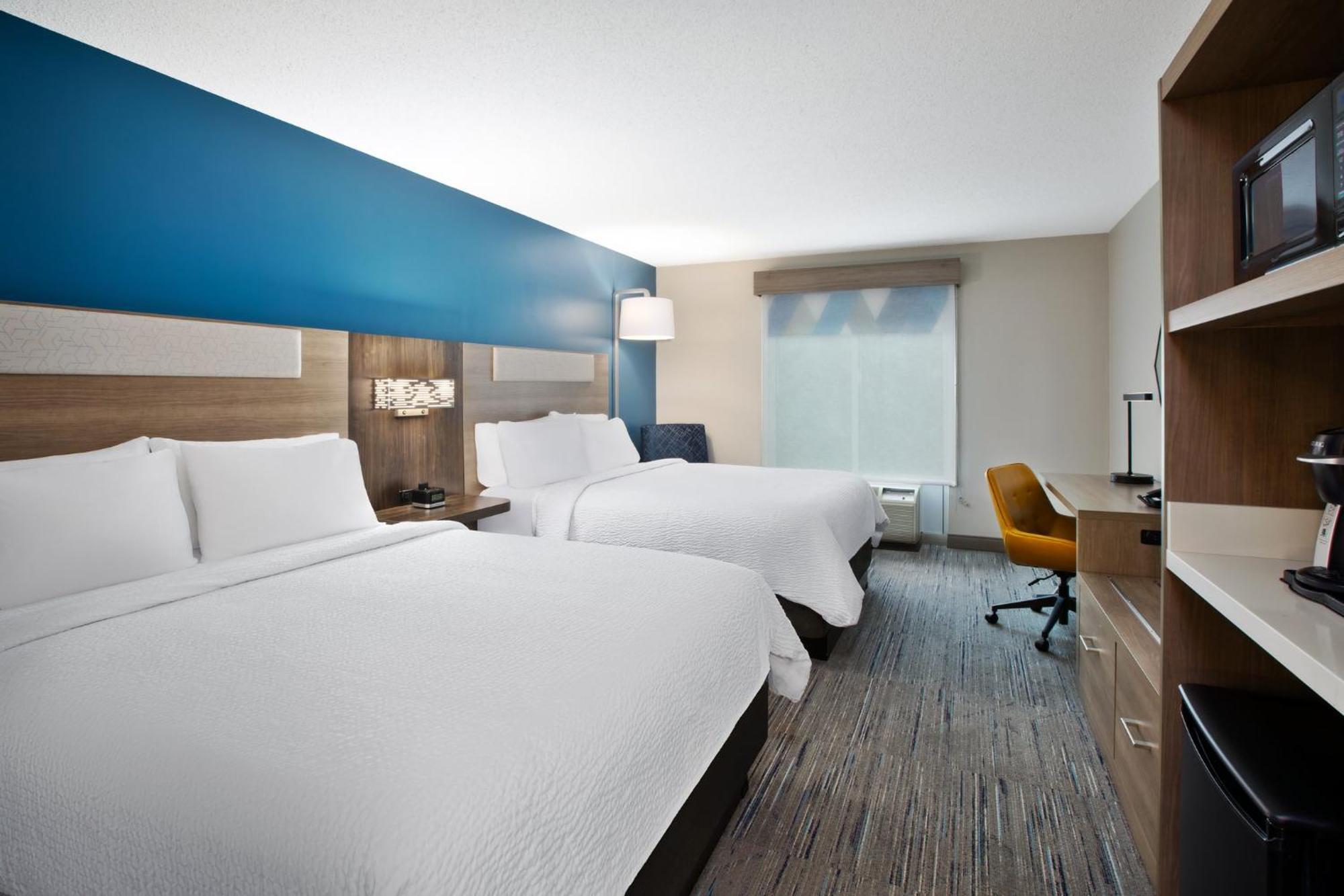 Holiday Inn Express Hotel & Suites Grand Rapids-North By Ihg Walker Екстер'єр фото