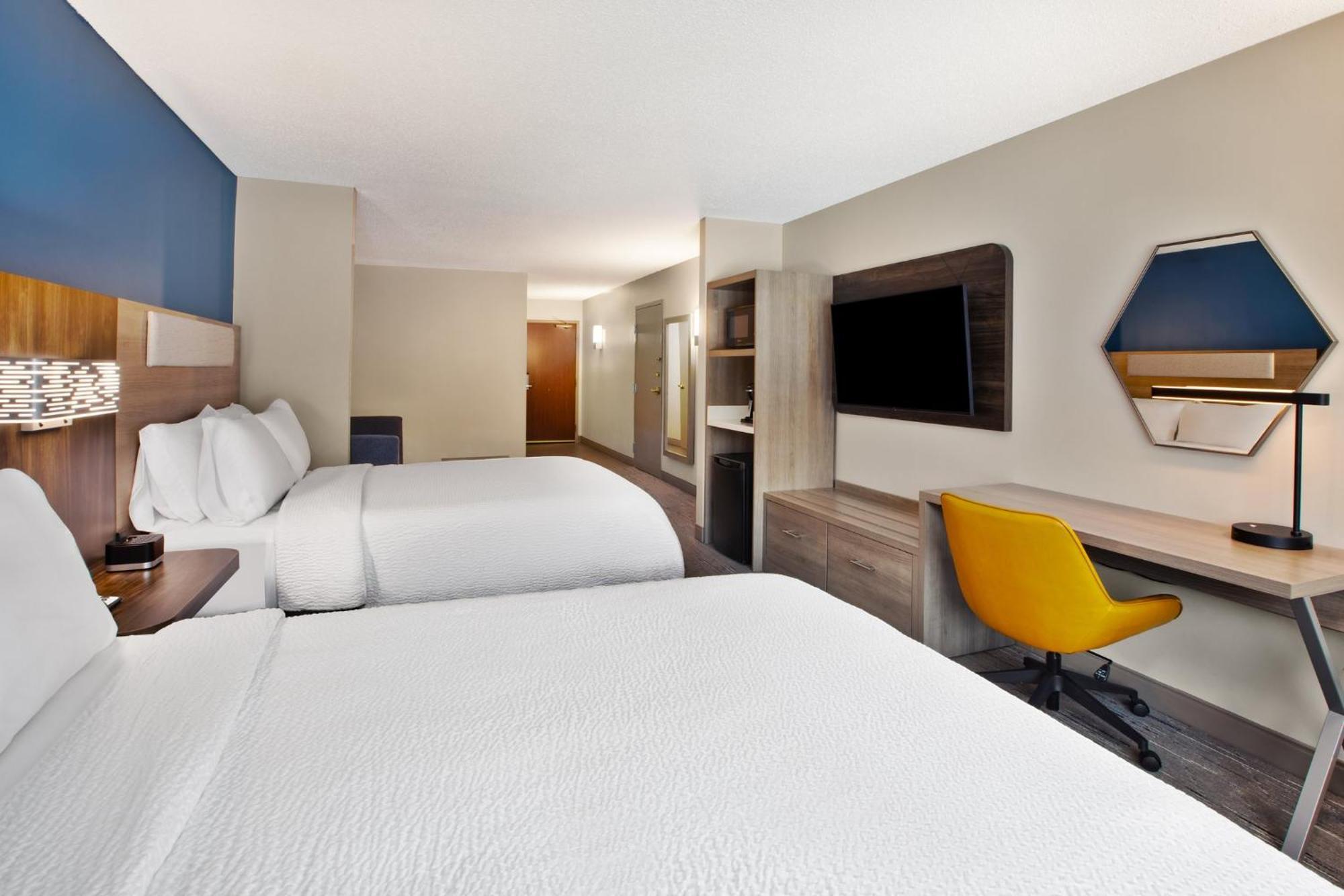 Holiday Inn Express Hotel & Suites Grand Rapids-North By Ihg Walker Екстер'єр фото