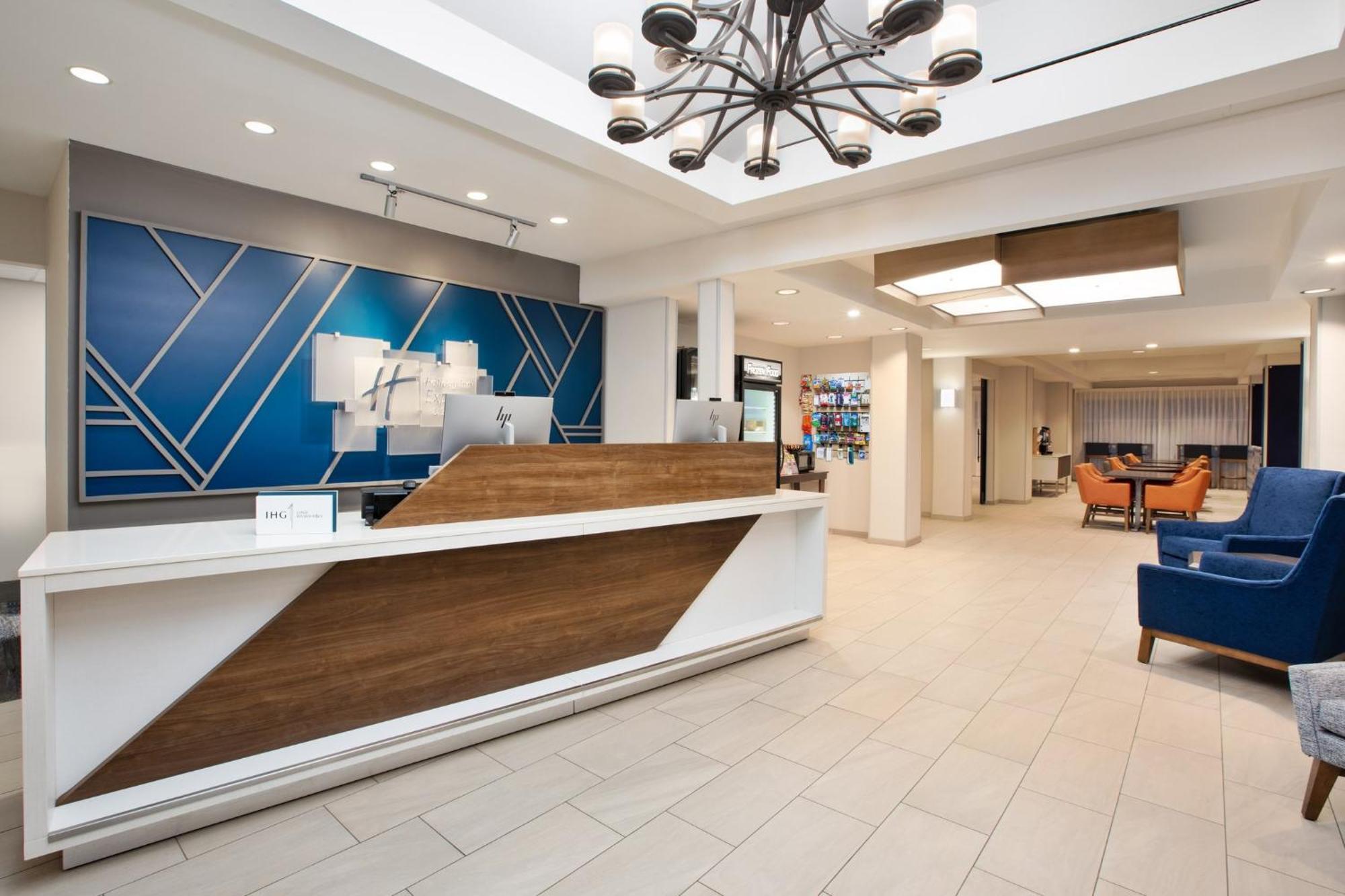 Holiday Inn Express Hotel & Suites Grand Rapids-North By Ihg Walker Екстер'єр фото