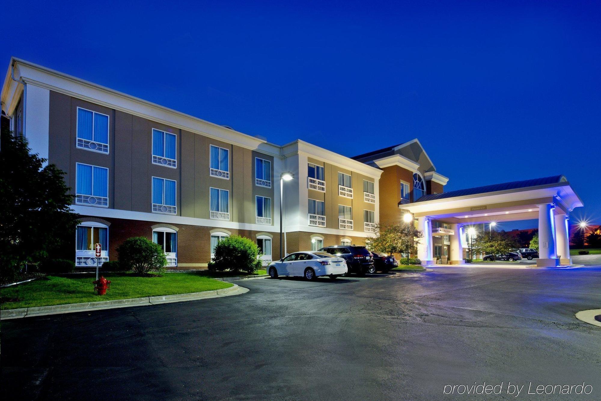 Holiday Inn Express Hotel & Suites Grand Rapids-North By Ihg Walker Екстер'єр фото