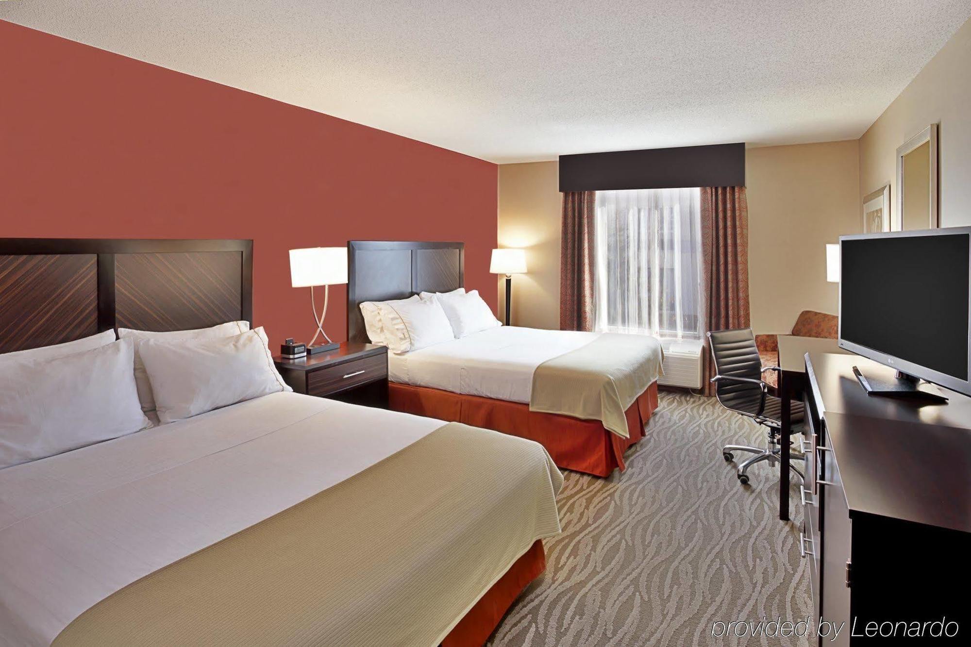 Holiday Inn Express Hotel & Suites Grand Rapids-North By Ihg Walker Екстер'єр фото