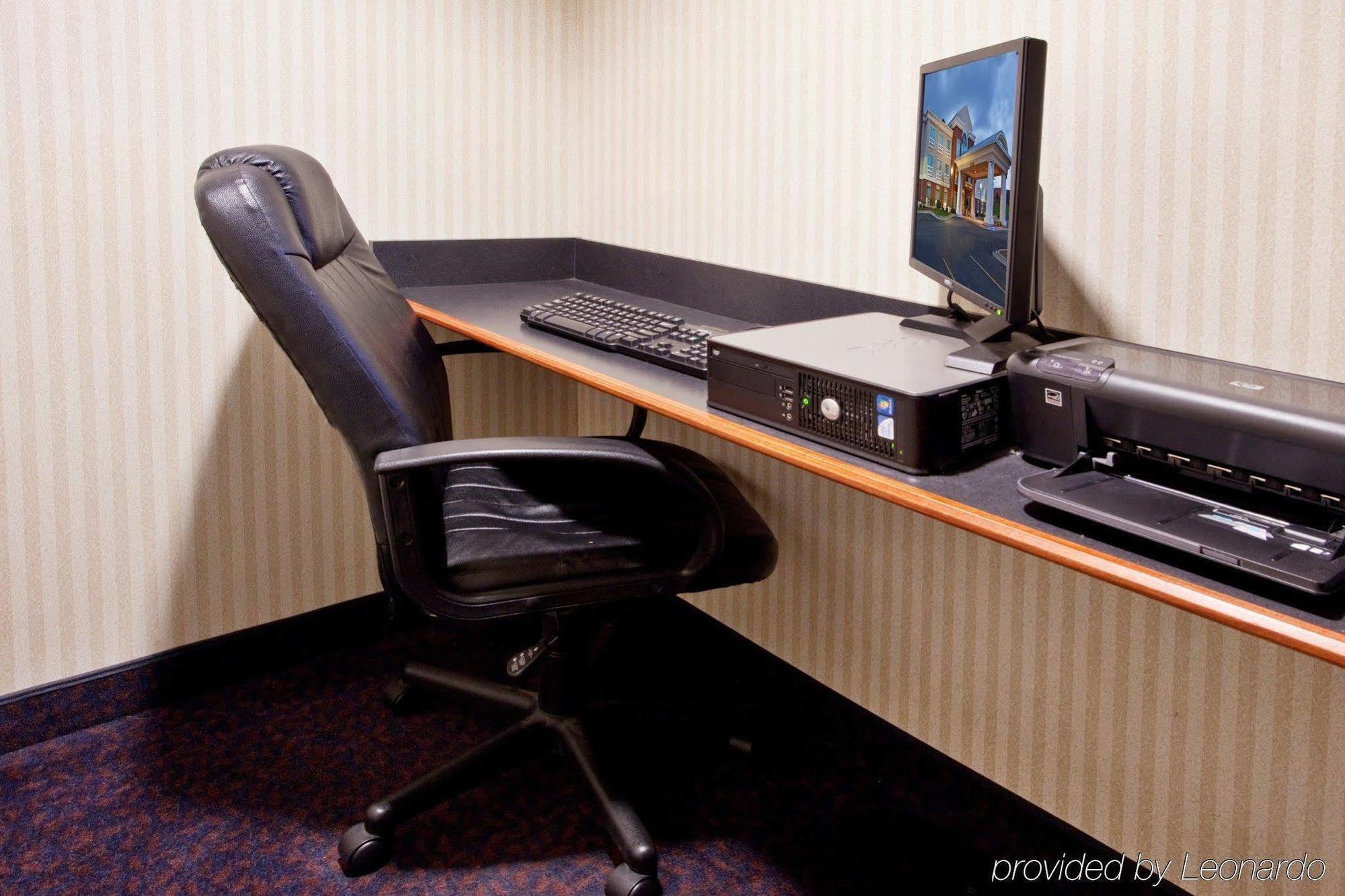 Holiday Inn Express Hotel & Suites Grand Rapids-North By Ihg Walker Зручності фото